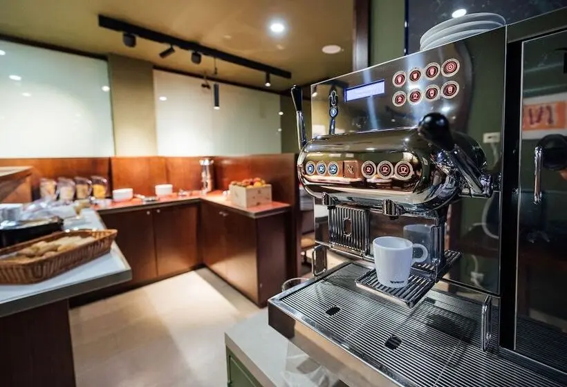 PeakTure Hotel Bucharest