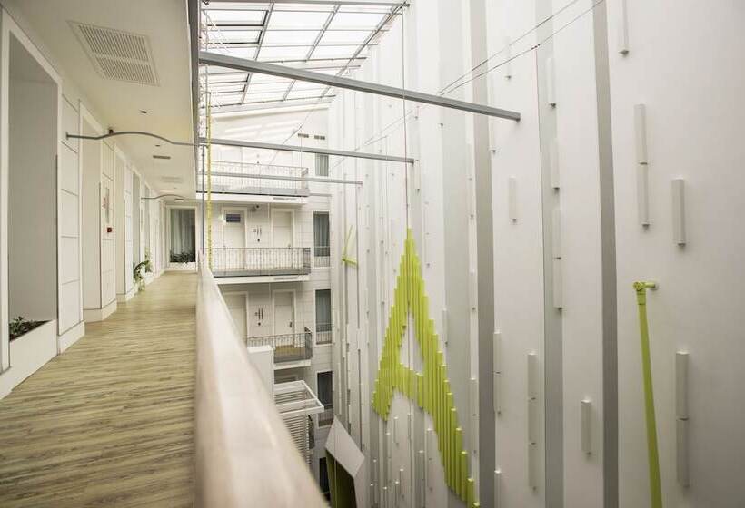Отель Atrium Fashion