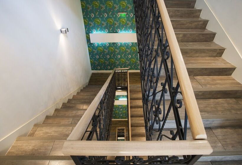 Отель Atrium Fashion