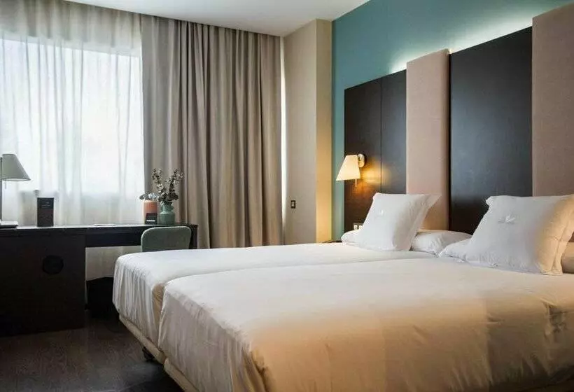 Szálloda AZZ Pamplona Norte