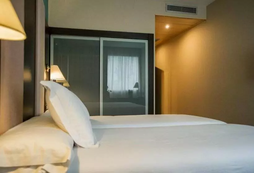 Szálloda AZZ Pamplona Norte