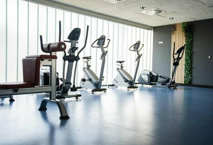 فندق AZZ Pamplona Norte