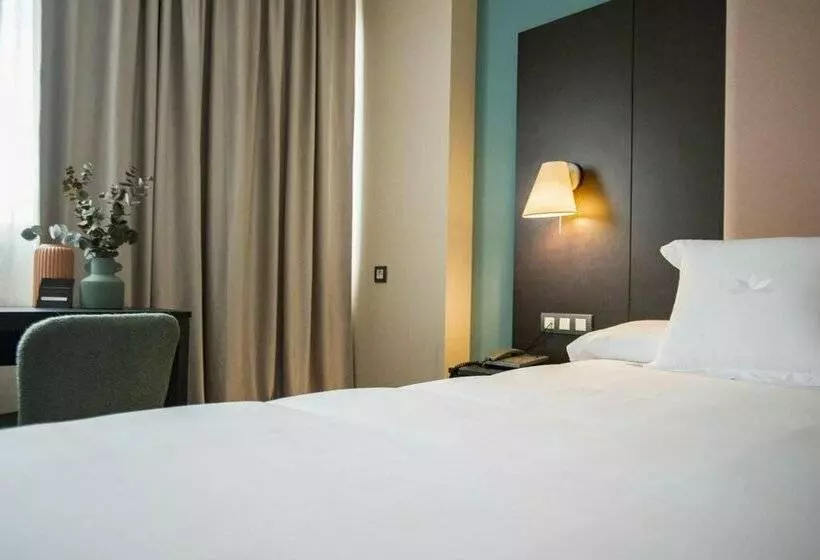 Szálloda AZZ Pamplona Norte