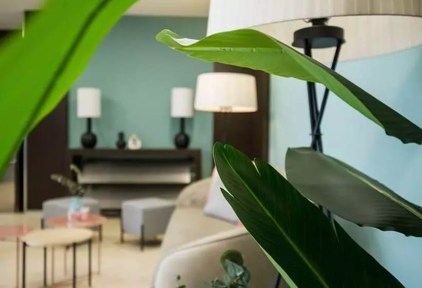 Szálloda AZZ Pamplona Norte