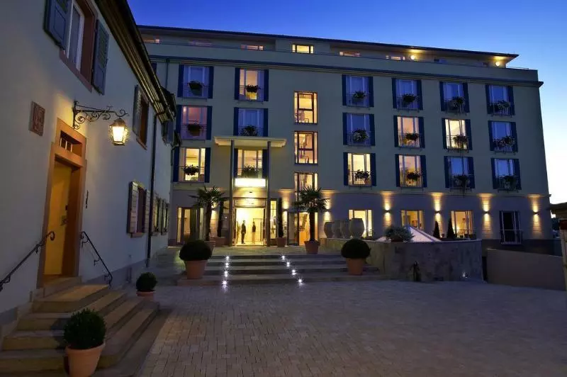 Hotel Hirschen In Freiburglehen