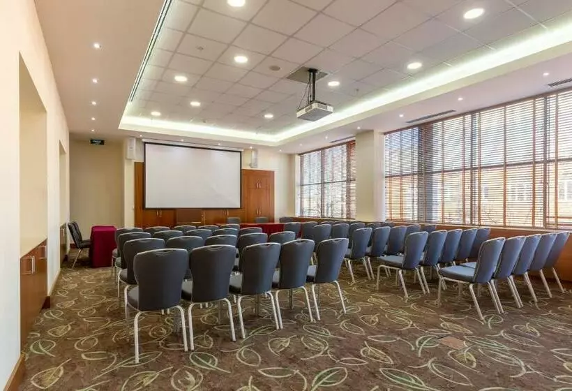 هتل Holiday Inn Moscow Sokolniki, An Ihg