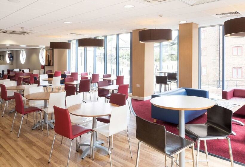 Отель Travelodge Newcastle Central