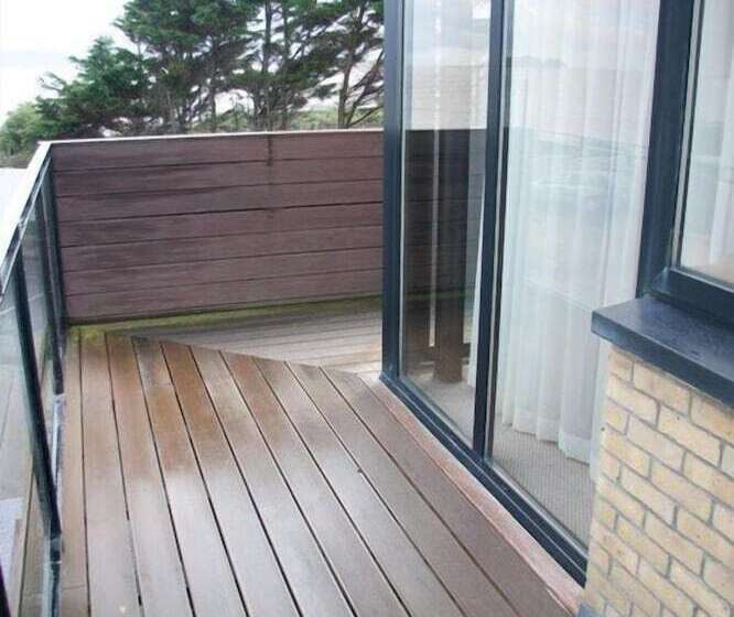 Отель White Sands