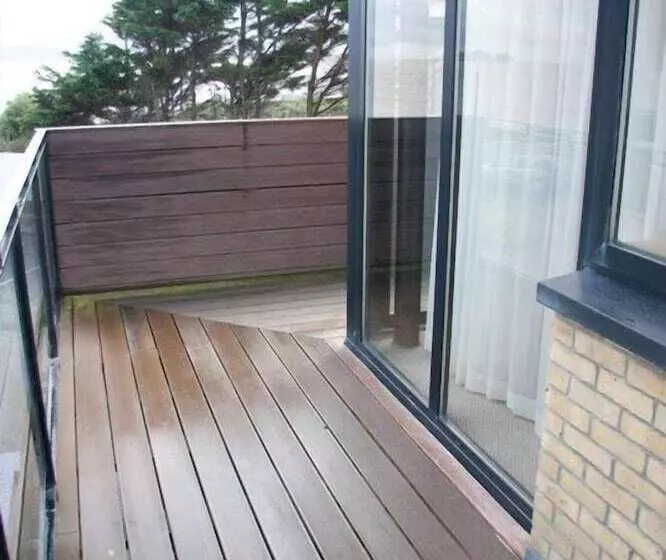 בית מלון כפרי White Sands