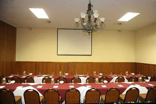 Fabz Estate Hotel & Restaurant