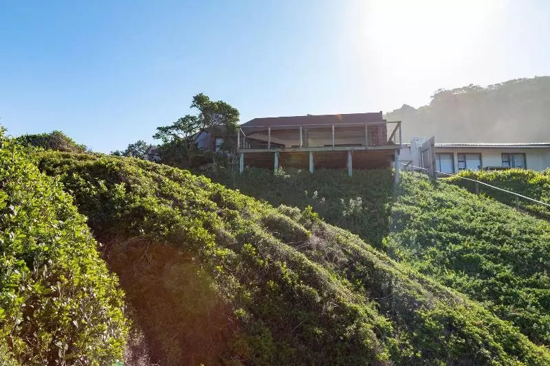 Отель Arch Rock Chalets