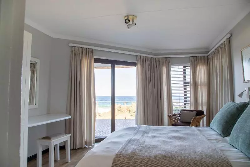 Отель Arch Rock Chalets