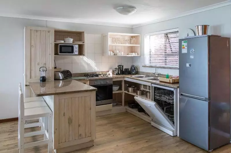 Отель Arch Rock Chalets