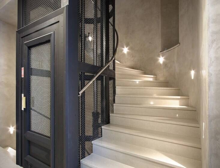 هتل Bishops House