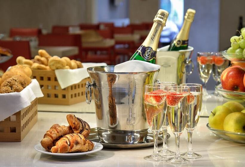 هتل Bishops House