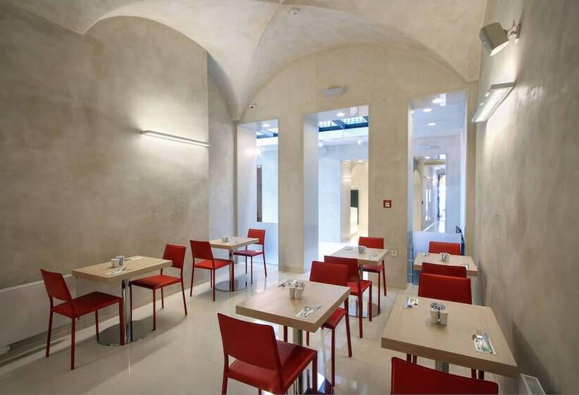 هتل Bishops House