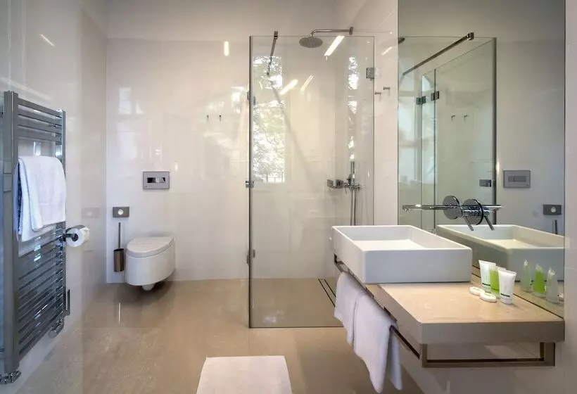 هتل Bishops House