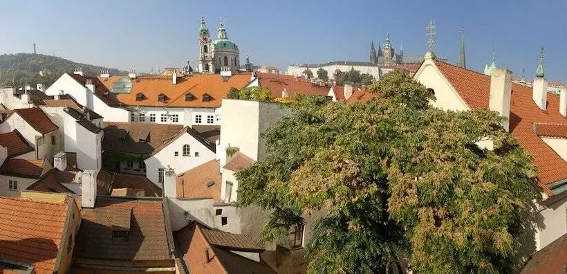 هتل Bishops House