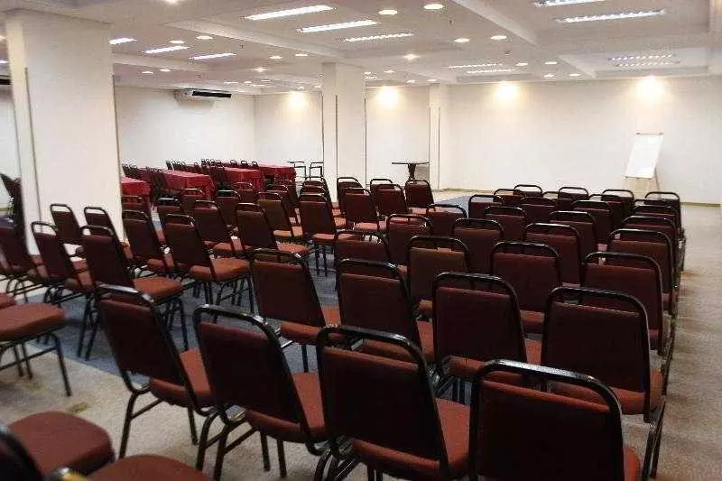 Отель Campo Largo Express