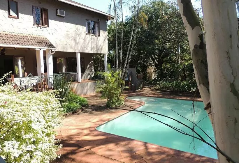 Отель Canefields Country House