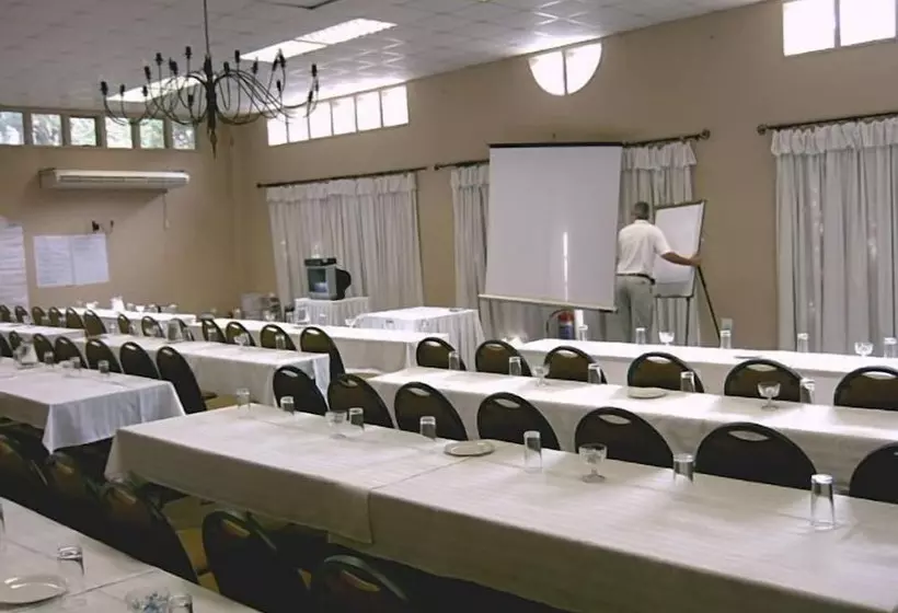 Отель Canefields Country House