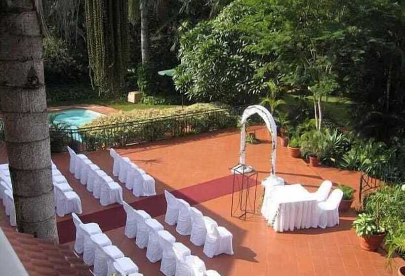 בית מלון כפרי Canefields Country House