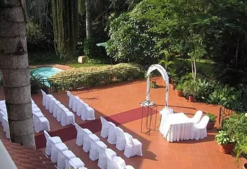 Отель Canefields Country House