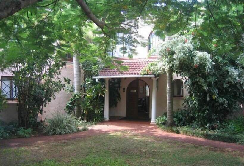 בית מלון כפרי Canefields Country House