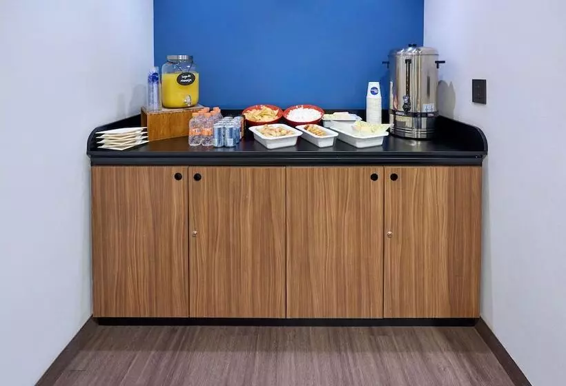 هتل City Express By Marriott Mexicali