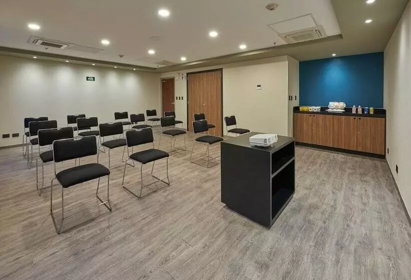 هتل City Express By Marriott Mexicali