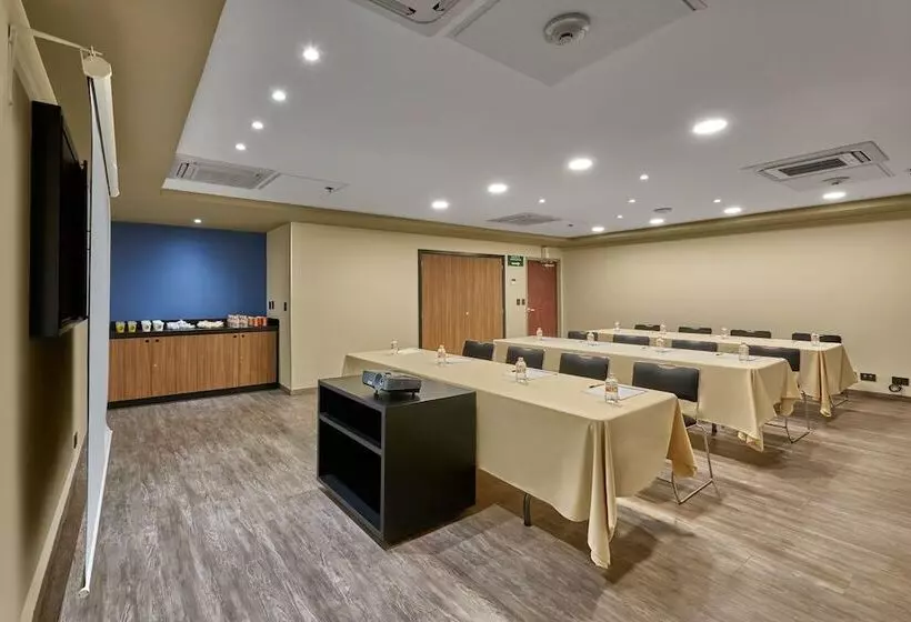 هتل City Express By Marriott Mexicali