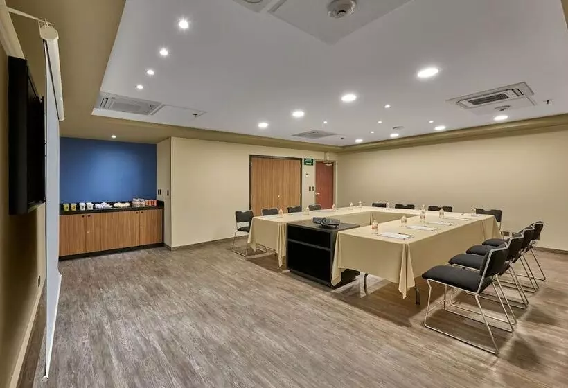 هتل City Express By Marriott Mexicali