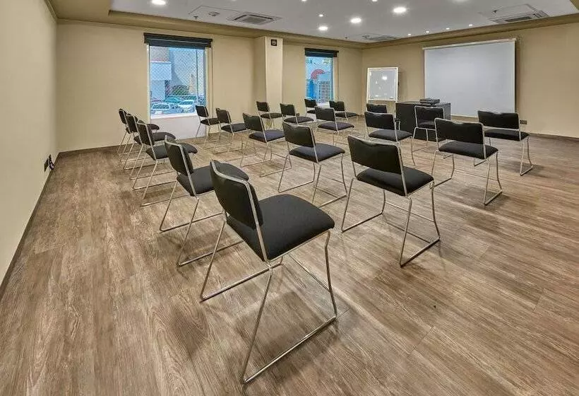 هتل City Express By Marriott Mexicali