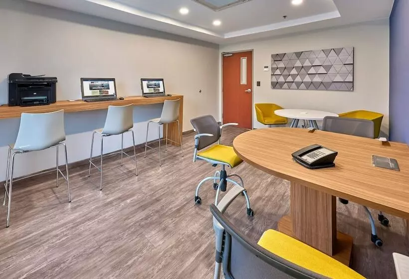 هتل City Express By Marriott Mexicali