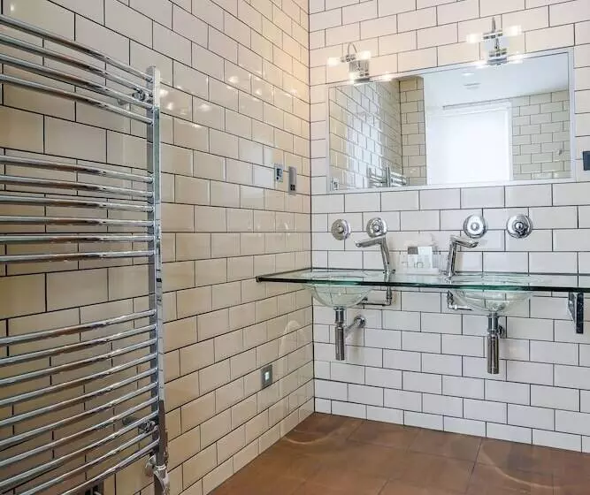 בית מלון כפרי Claremont