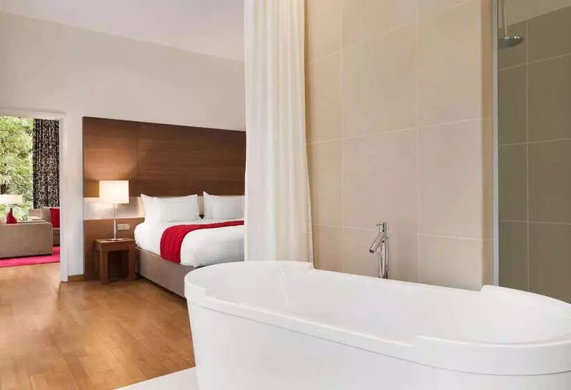 Отель Dolce La Hulpe Brussels