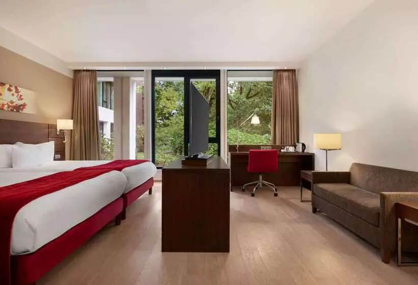 Отель Dolce La Hulpe Brussels