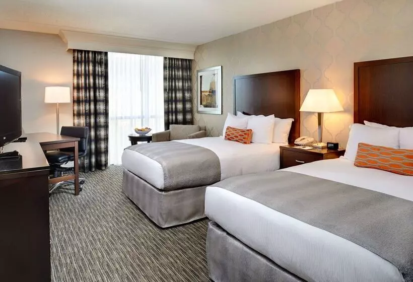 Отель Doubletree By Hilton Detroit Dearborn