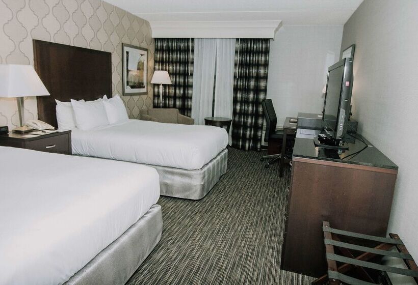 هتل Doubletree By Hilton Detroit Dearborn