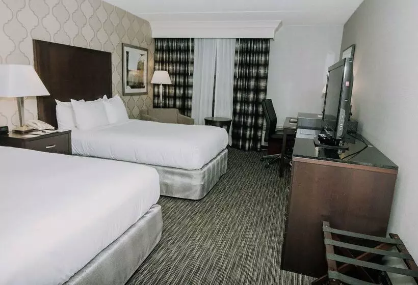 Отель Doubletree By Hilton Detroit Dearborn