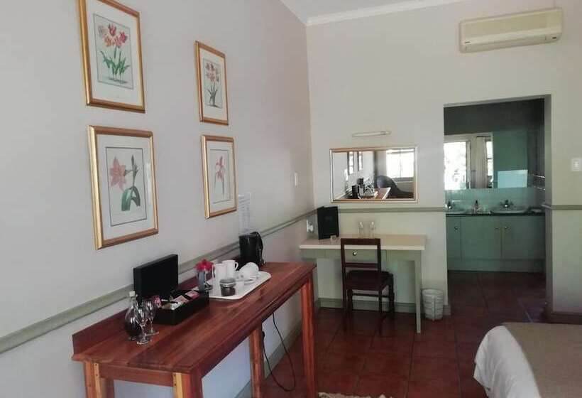 Hotel Housemartin Guest Lodge