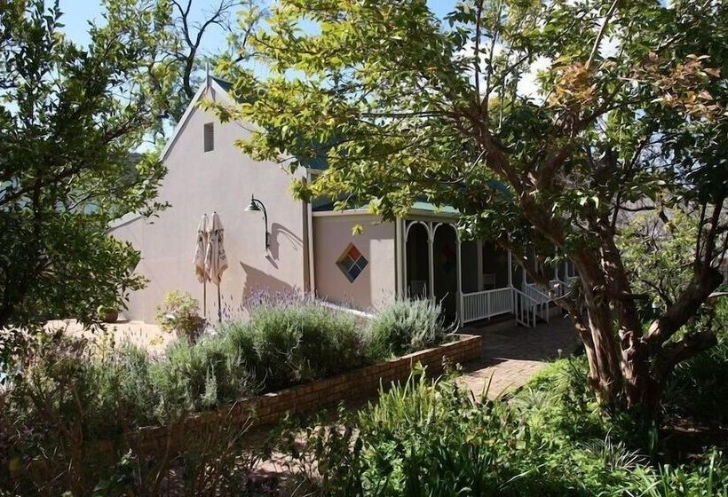 Hotel Housemartin Guest Lodge