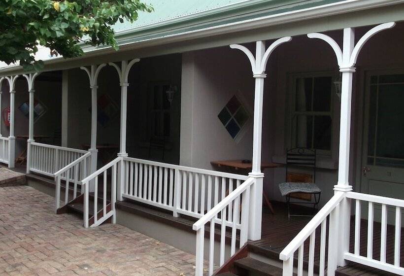 Hotel Housemartin Guest Lodge