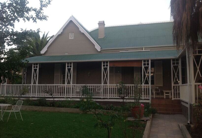 Hotel Housemartin Guest Lodge