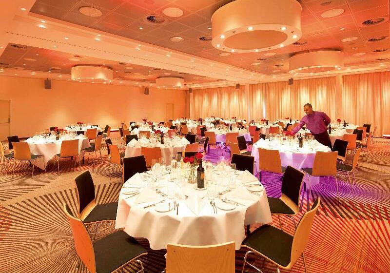 Mövenpick Hotel Amsterdam City Centre