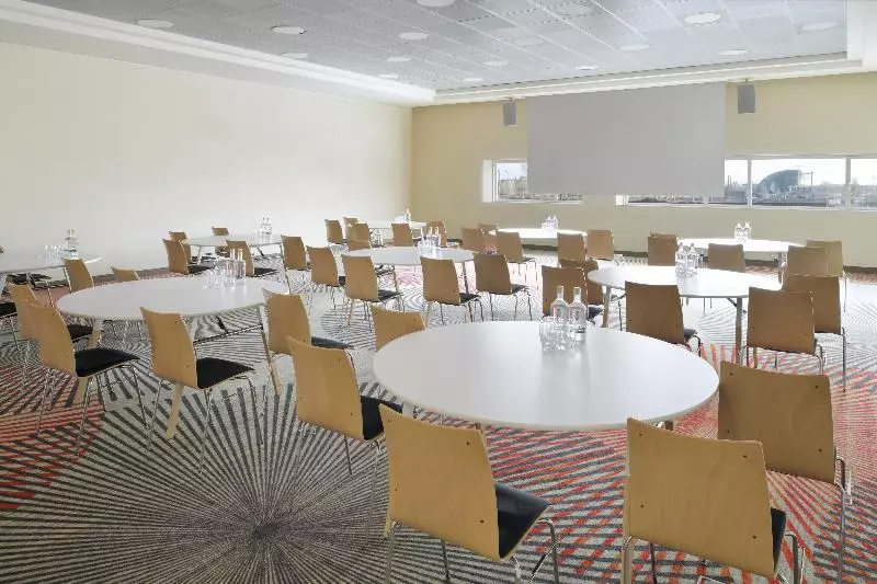 Mövenpick Hotel Amsterdam City Centre