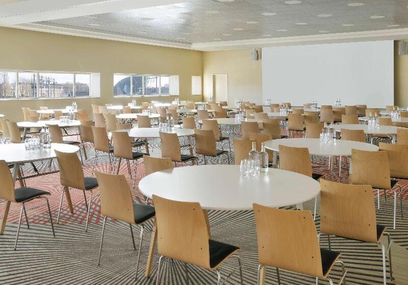 Mövenpick Hotel Amsterdam City Centre