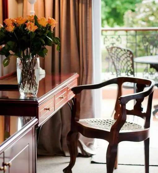 酒店 Rusthuiz Guest House