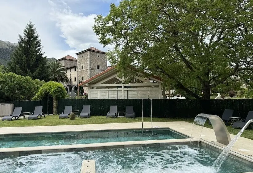 Akla Hotel Palacio Torre De Ruesga