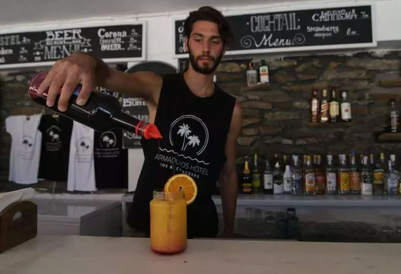 Armadoros Hotel Ios Backpackers